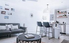 Modern 2 Bedroom Ground Floor Getaway